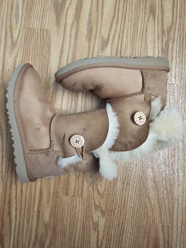 UGG Kids Classic Boots Size 12 Brown – Excellent Condition - Image 4 of 4