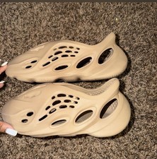 adidas Yeezy Foam Runner Beige Slip-On Foam U...