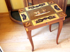 antik Beistell Schreib Näh Tisch klein Handarbeit Intarsien Schweizer Spieluhr