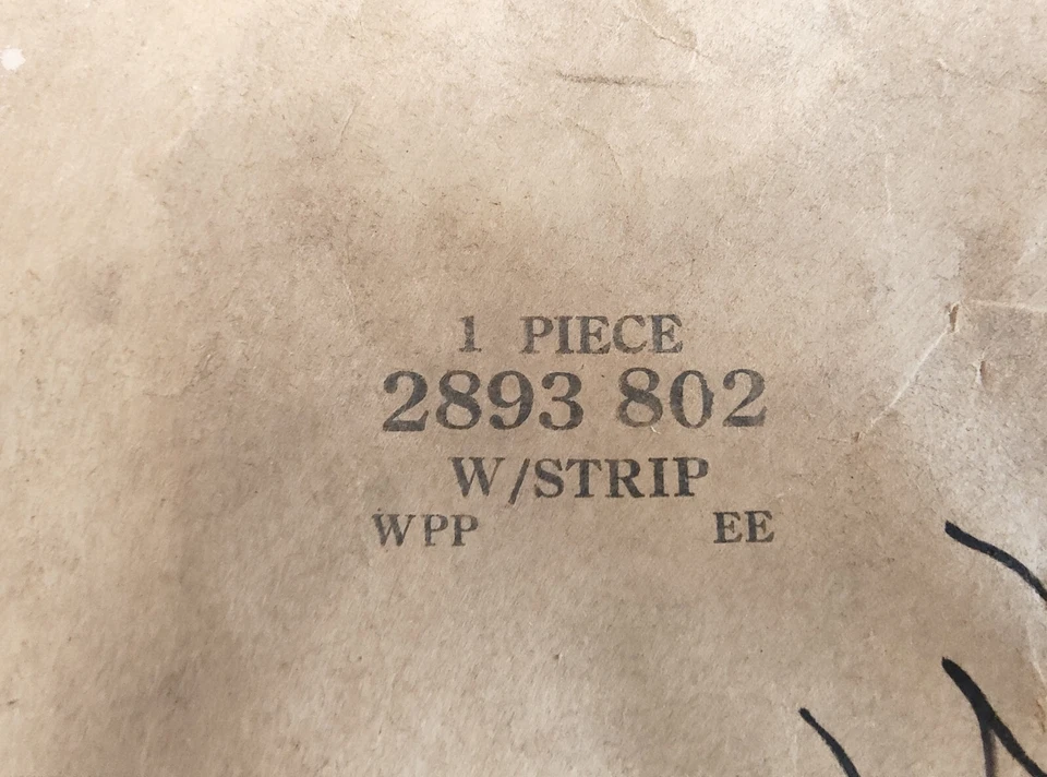 Chrysler Newport New Yorker 1969-1973 puerta trasera derecha resistente al clima NOS 2893802 Foto 2 de 3