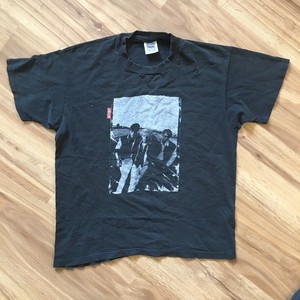 black levis t shirt