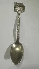 TOWLES LOG CABIN SOUVENIR SPOON (MAPLE SYRUP)