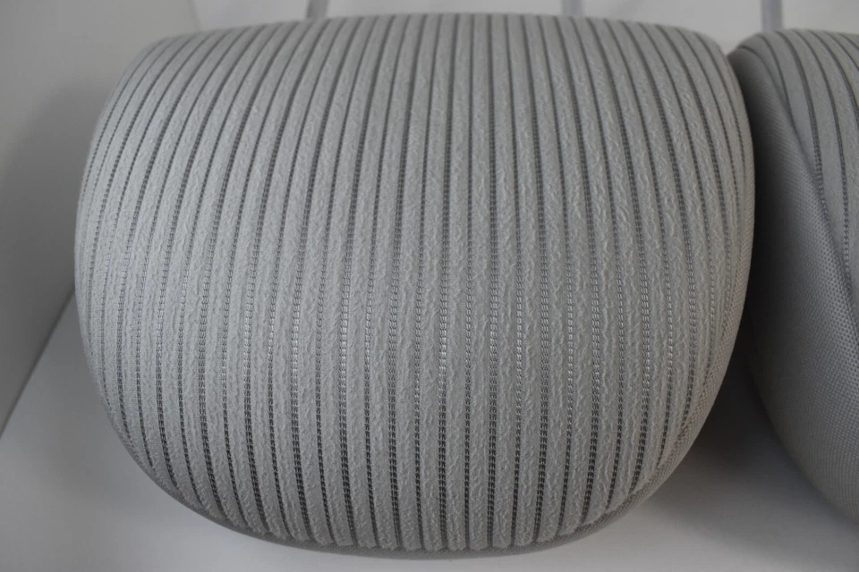 Комплект подголовников переднего ряда 2009-2016 Toyota Venza серая ткань от оригинального производителя - Изображение 3 из 4