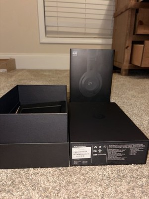 Beats Studio 3 Wireless Bluetooth Headphones Black with Case