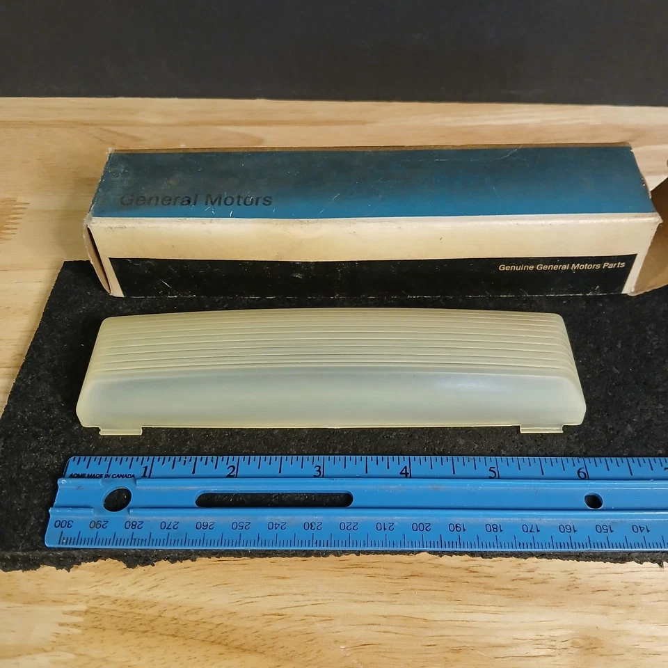 Chevrolet Corvette 1963-1967 luz interior domo lente GM # 4837868 NOS OEM Foto 3 de 3