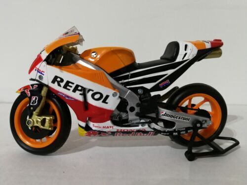 MINIATURE MOTO GP KTM RC16 BRAD BINDER 1/12 - Maquettes KTM - Wolff KTM