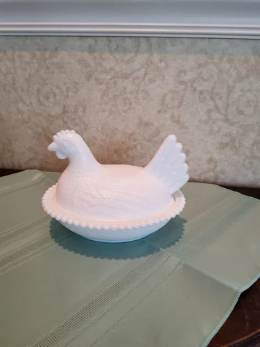 Vintage Indiana Glass Hen Chicken on Nest Candy Dish White Milk Glass