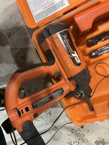 Ramset T3 Gas Actuated Faster Tool - Picture 4 of 9