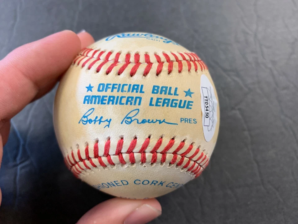 БЕЙСБОЛЬНЫЙ МЯЧ С РУЧНОЙ ПОДПИСЬЮ WALLY JOYNER RAWLINGS JSA/СЕРТИФИКАТ ПОДЛИННОСТИ С БЕСПЛАТНЫМ ДЕРЖАТЕЛЕМ (AA) 111421 - Изображение 4 из 4