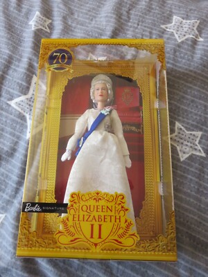 Barbie  Queen    Elizabeth II   Platinum Jubilee Puppe   2022   Neu