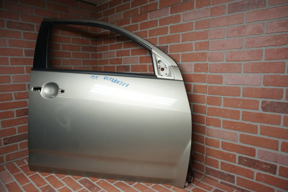 SUV MITSUBISHI OUTLANDER 2007-2013 carcasa de puerta del lado del pasajero delantero derecho OEM Foto 2 de 4