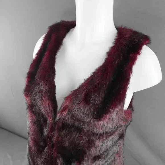 Chaleco de piel sintética American Eagle XS rojo negro fuerte lujo retro glamour Y2K indie vanguardista Foto 2 de 4