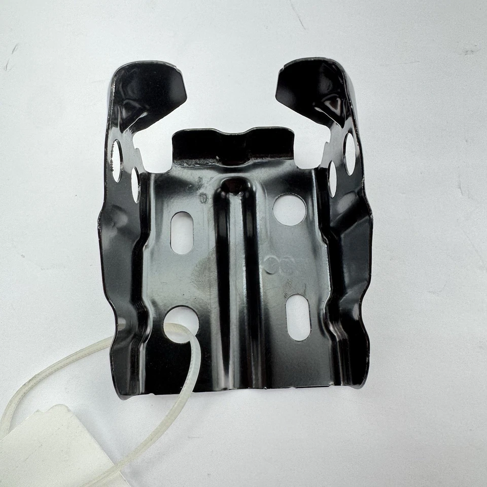 Chevrolet Traverse 2018-2021 soporte de montaje del guardabarros superior OEM 23208393 Foto 2 de 3