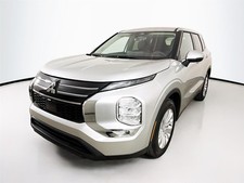 2026 Mitsubishi Outlander ES