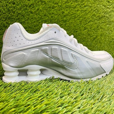 Nike Shox R4 Womens Size 6.5 White Metallic Silver Running Walking Shoes Sneaker