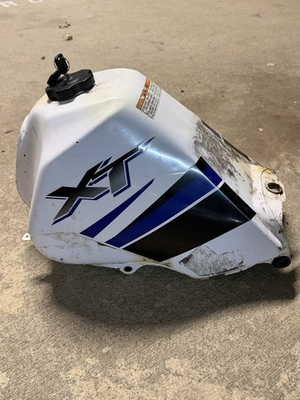 #ad Yamaha 225 XT225 Gas Fuel Tank OEM 2001 w Gas Cap amp; Petcock $99.95