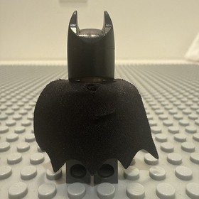 Lego Super Heroes: Batman I: Batman - Dark Bluish Gray Suit bat024 Set 7888