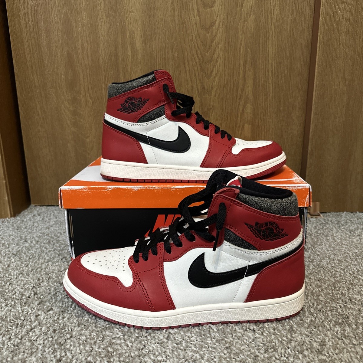 Jordan 1 Retro High OG Chicago Lost & Found {Size: 9.5M | Used