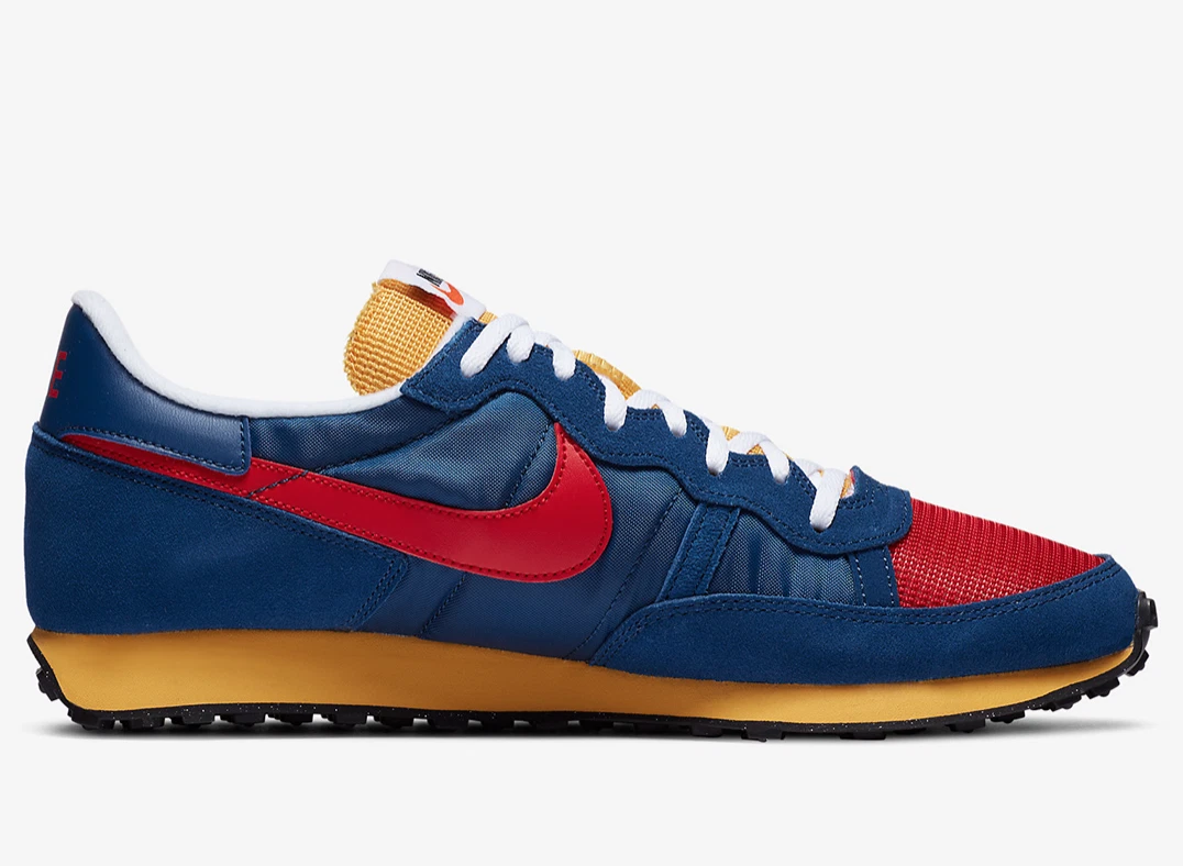 Nike top challenger trainers