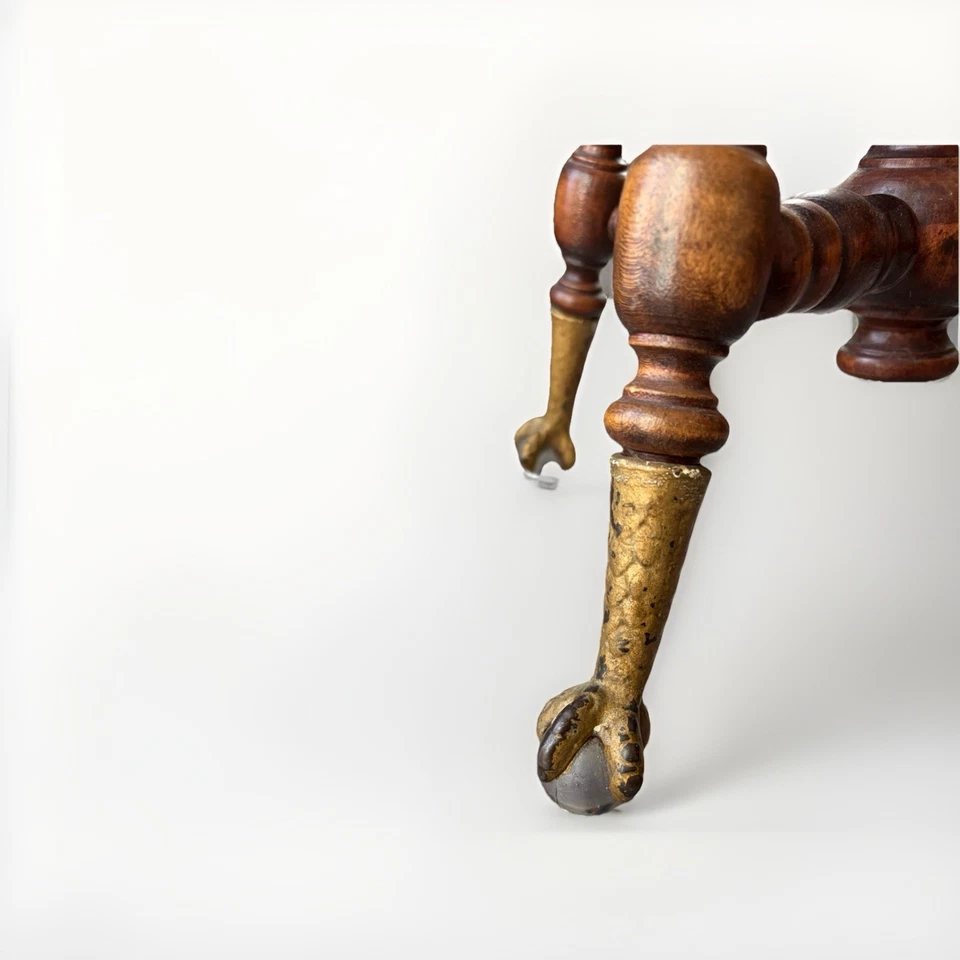 Gran taburete de piano victoriano antiguo de roble con patas de garra de bola de vidrio Foto 3 de 4