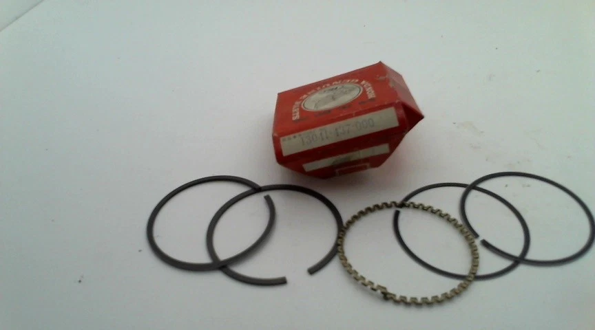 JEU DE SEGMENTS +075 ORIGINE HONDA 125 XLS XR 79-84 125 CBS 76-79 13041-437-000 - Photo 1/1