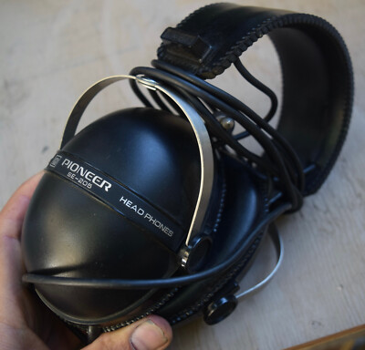 PIONEER SE-205 STEREO HEADPHONES