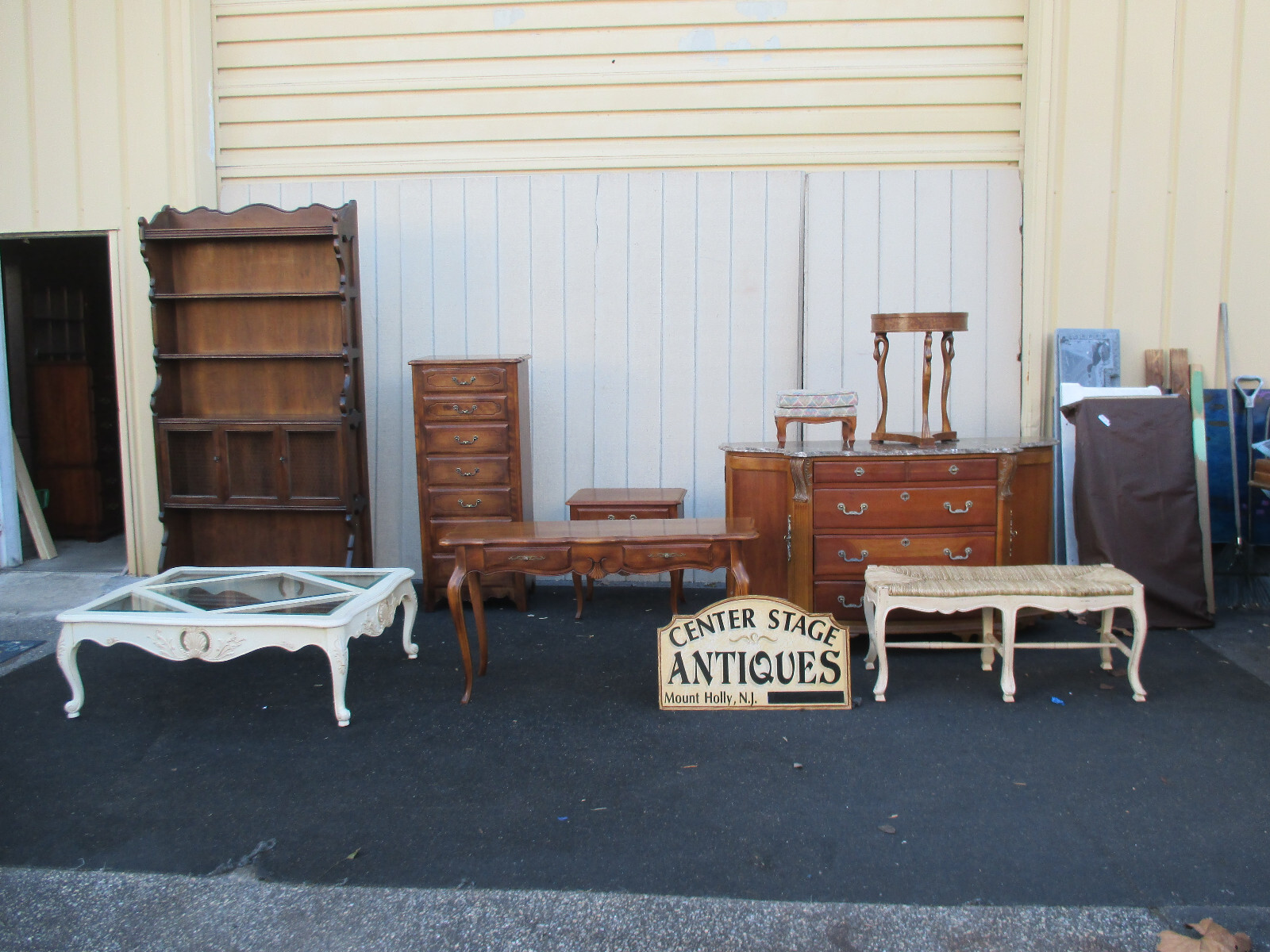 65830   Cherry Hepplewhite Buffet Sideboard Server Cabinet