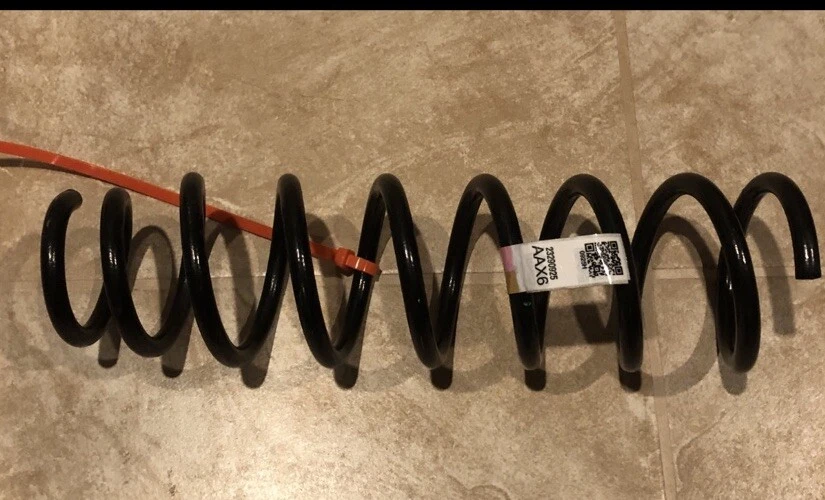 Cadillac Ct6 3.6 mola helicoidal traseira direita/esquerda GM Parts 23290925 serve de 2016 a 2018 - Imagem 4 de 4