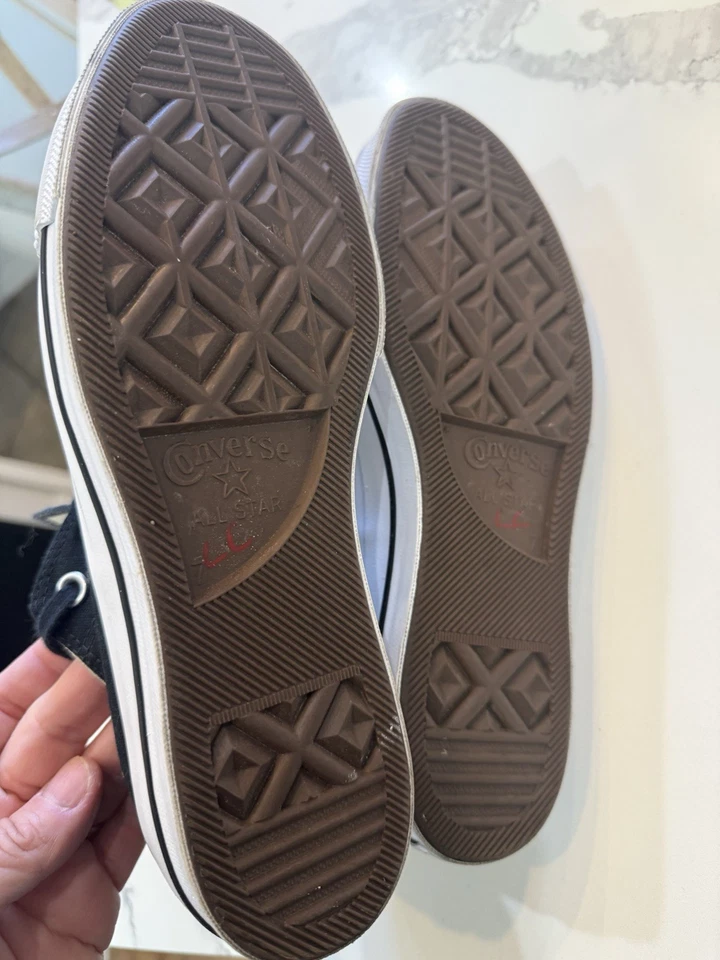 Zapatos deportivos Converse Chuck Taylor All Star Lift plataforma baja para mujer talla 9 Foto 2 de 4