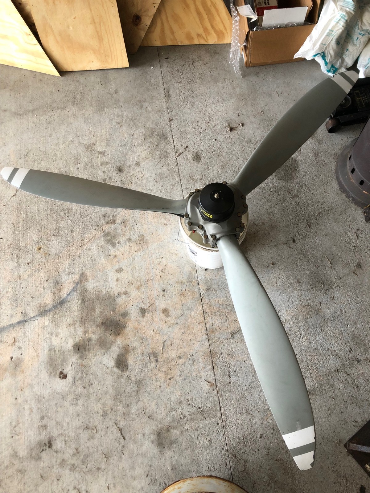 Cirrus SR22 w/ IO550 Propeller: Hartzell Propeller Model PHC-J3YF-1RF SN FP1370
