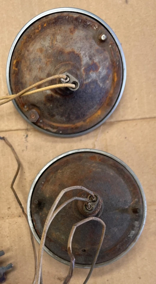 Chevrolet Chevy 1953 luz de estacionamiento conjunto de lámpara carcasa guía usada Foto 3 de 4