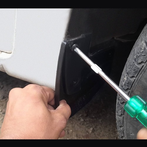 Protector de barro trasero de plástico negro Chevrolet Spark Car - Imagen 3 de 3
