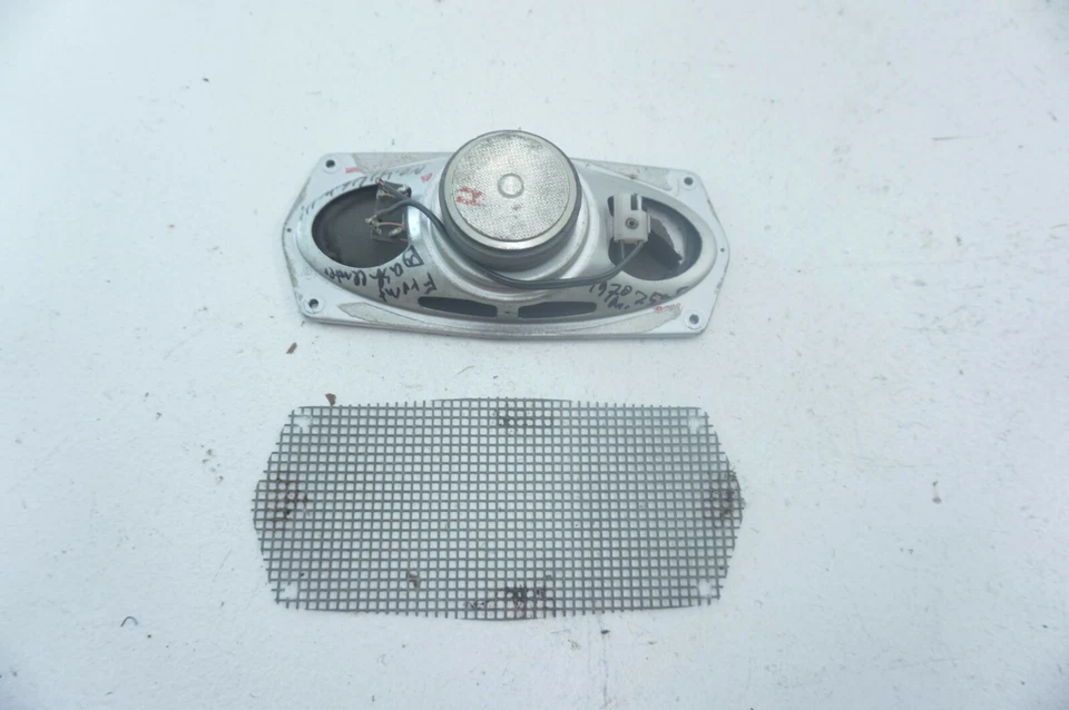 MERCEDES-BENZ  W114  250C  280C   , TOP  DASH  CENTER  SPEAKER   ,  - Image 4 of 4