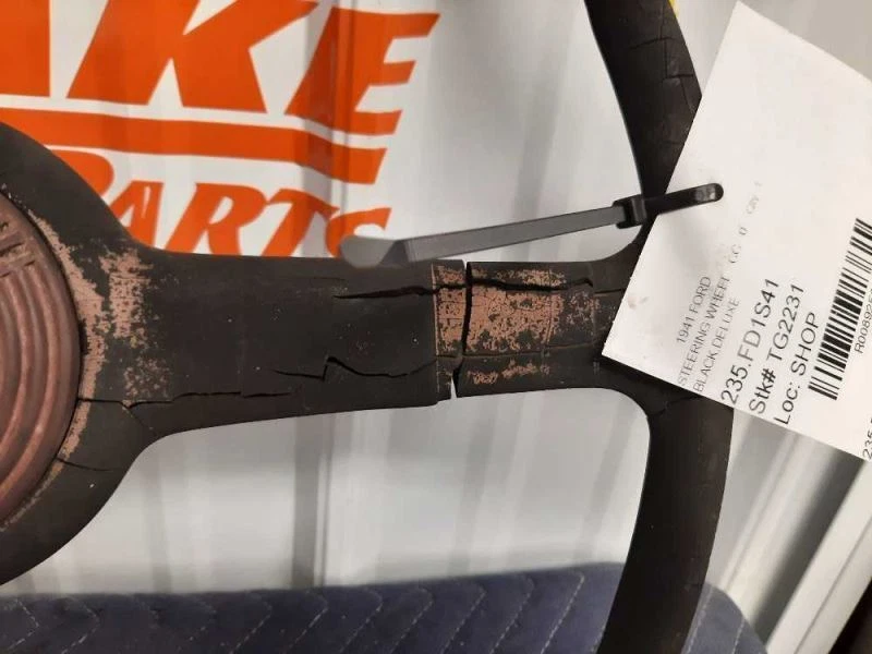 Ford Deluxe 1941 volante con anillo de bocina/botón 892561 Foto 4 de 4