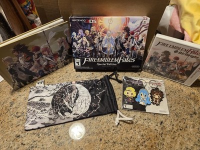 Fire Emblem Fates - Special Edition Nintendo 3DS + Pre-order Keychains