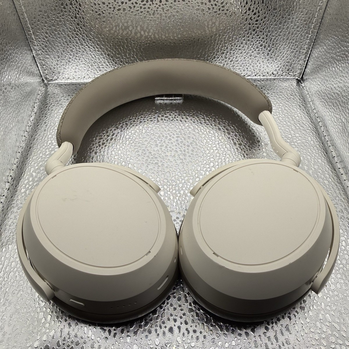 Sennheiser MOMENTUM 4 Wireless Headphones Over Ear White - GOOD