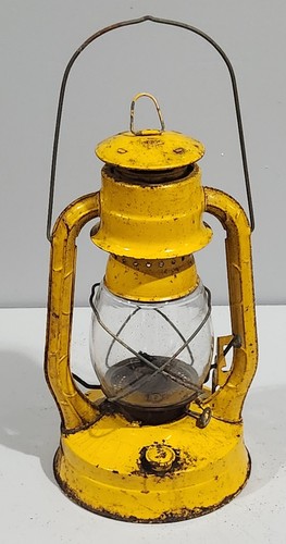 Vintage Yellow DIETZ No 8 AIR PILOT Kerosene Hurricane Lantern Oil Camp Lamp USA