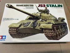 Tamiya 35211 - 1/35 WWII Russian Battle Tank Js-3 Stalin