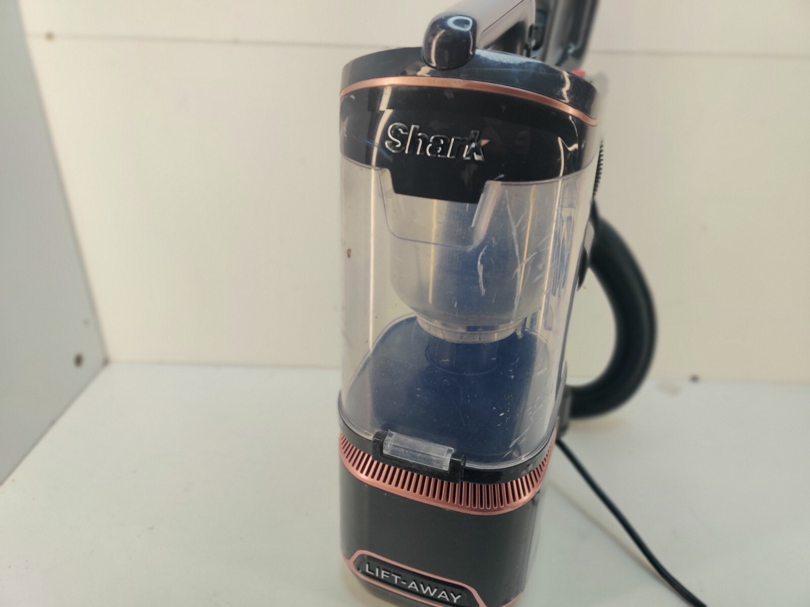 Shark Anti Hair Wrap Upright PetHair Vacuum with LiftAway NZ690UKT eBay