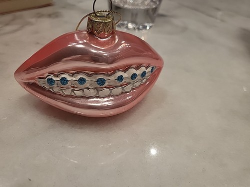 BRACES ORNAMENT TEETH PINK AND BLUE SMILE