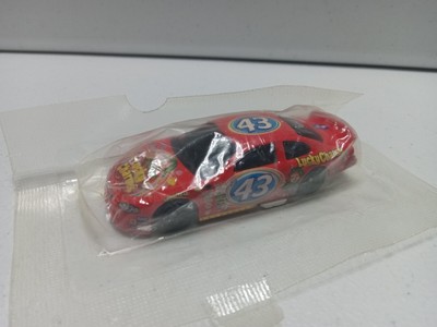 2001 Hot Wheels Dodge Intrepid Salute to Richard Petty #43 Lucky Charms 1:64 Car