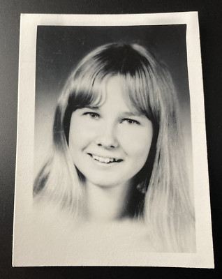 1970 Close Up Portrait of Young Women Lady Girl Original Vintage Photo P15zb15