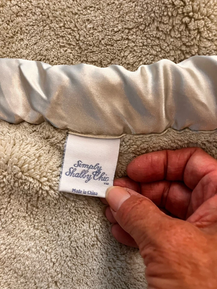 Manta Simply Shabby Chic Satén Borde 2 Capas Felpa Verde Pálido Talla King Foto 3 de 4