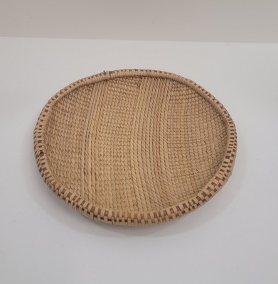Basket wicker trinket tray /plate 10'' round tight woven natural w/ two-tone rim