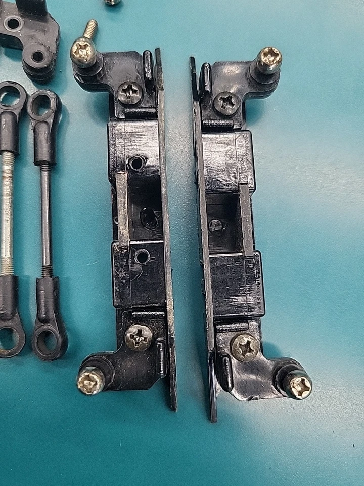 Vintage Kyosho USA 1 STEERING SLIDERS w. Tierods Electric Double Dare 1990s - Image 4 of 4