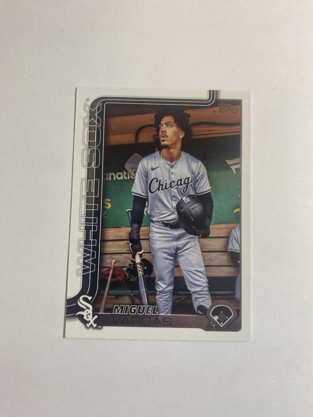 2025 Topps Series 1 - Miguel Vargas #190 Golden Mirror Image Variation