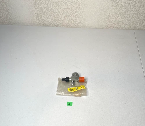 Horizontal Rotalock Serive Valve B12-781 5/8" SAE