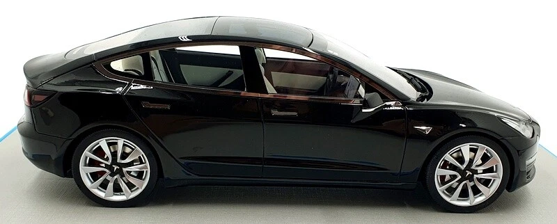 LS Collectibles 1/18 Scale Resin LS074D - Tesla Model 3 - Black - Image 4 of 4