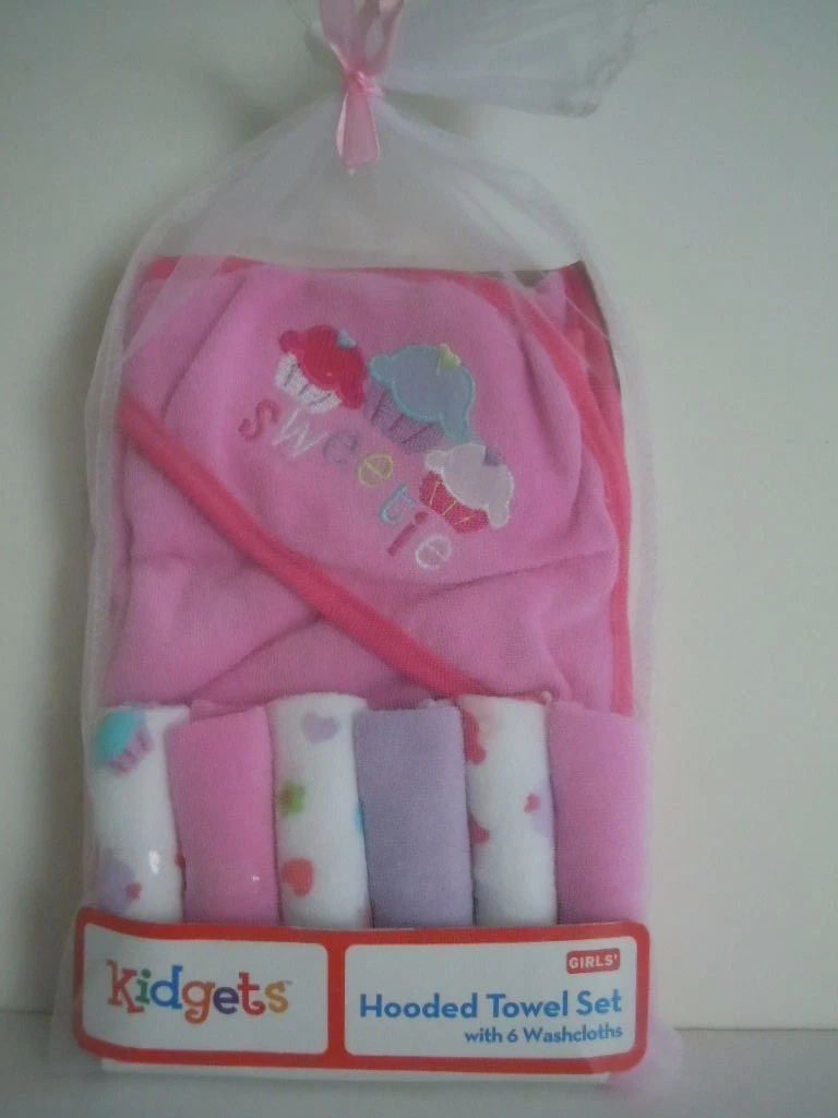 BABY GIRLS' SUPER SWEETIE AND SOFT HOODED TOWEL SET WITH 6 WASHCLOTHS BY KIDGETS