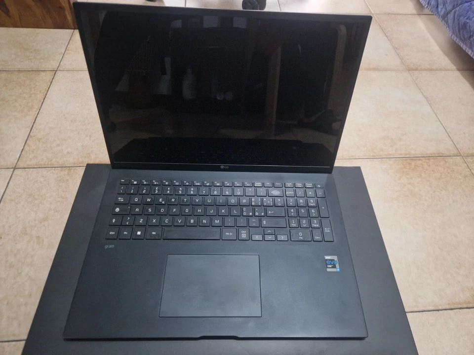 pc portatile usato i7 gram LG - Immagine 2 di 4